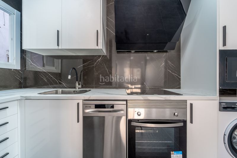 Foto 7073ac11-6cdd-45f4-a7d7-a380f2ce278f. Pis amb aparcament a El Poble Sec - Parc de Montjuïc Barcelona