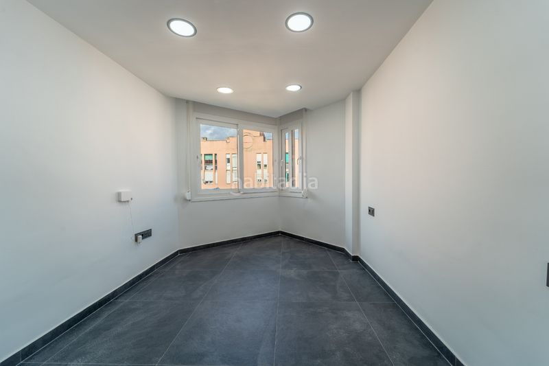 Foto ebb65e1b-85da-4d42-9af1-3f95b40f83f1. Pis amb aparcament a El Poble Sec - Parc de Montjuïc Barcelona