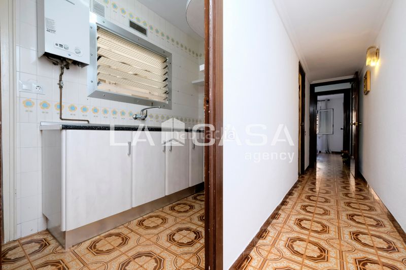 Foto b0a1001a-c8c0-4404-b4db-e456441cb55a. Pis a Roquetes Barcelona