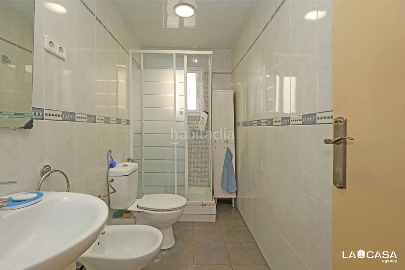 Foto 6803f985-8518-492a-913a-2b3fe95a1b14. Piso  en venta en Can Clota Esplugues de Llobregat