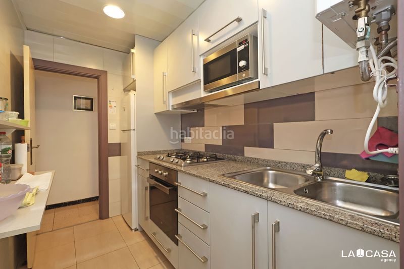 Foto 6835ba21-fea9-479b-90cd-2f154a586b63. Piso  en venta en Can Clota Esplugues de Llobregat