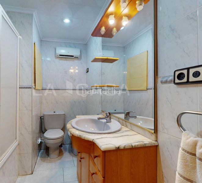 Foto cb3f64a9-c43a-4f84-9873-71dfb4eaf920. Pis a Camí Fondo Valencia