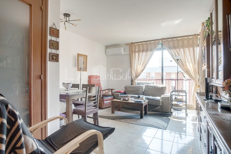 Foto 07229cdc-fca4-4c60-be0b-9e354f3c5426. Pis a Provençals del Poblenou Barcelona