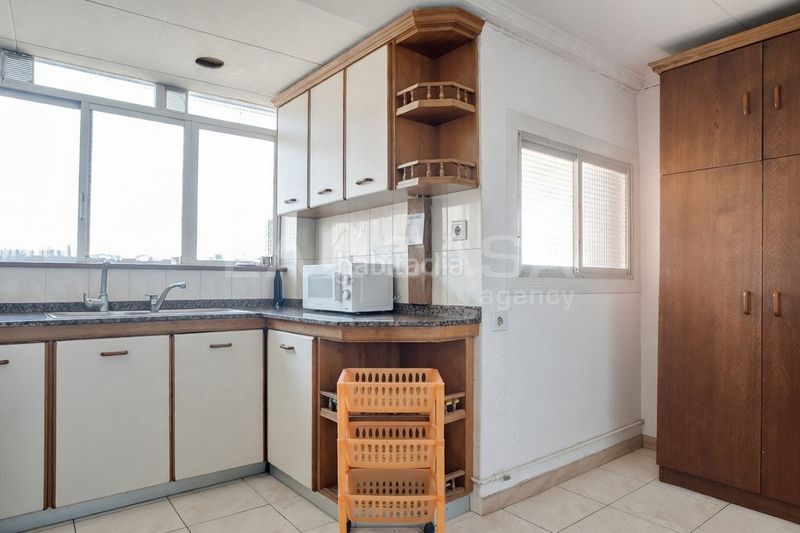 Foto 0e1467bf-9809-467e-82eb-2d2df1ef9cfd. Pis a Provençals del Poblenou Barcelona