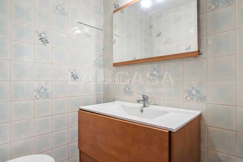 Foto 51fabc9d-0b4f-468e-872d-e45064582454. Pis a Provençals del Poblenou Barcelona