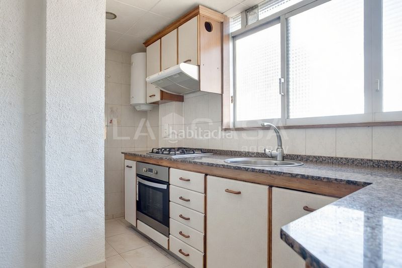 Foto a3d6ec28-5ad9-46aa-8e9d-9fedbc32a700. Pis a Provençals del Poblenou Barcelona