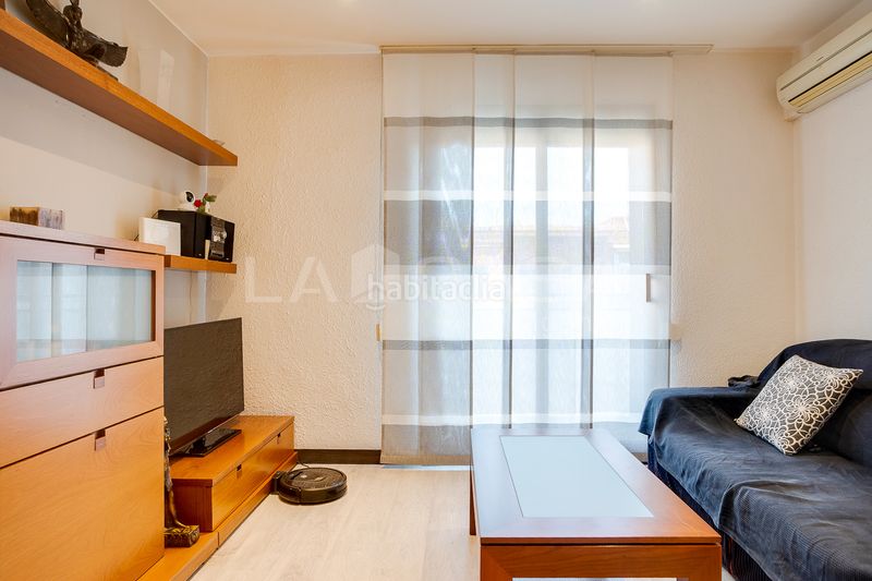 Foto 12bd37a8-2646-42c2-91d7-77062c2dc2c1. Pis a Provençals del Poblenou Barcelona