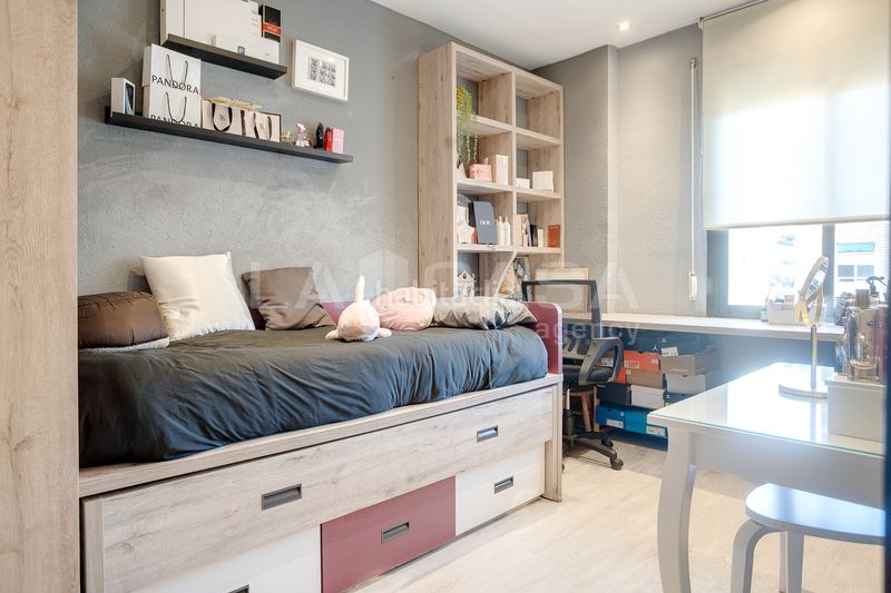 Foto 6477ff7f-8fab-45c1-8289-674fdfc61dcd. Pis a Provençals del Poblenou Barcelona