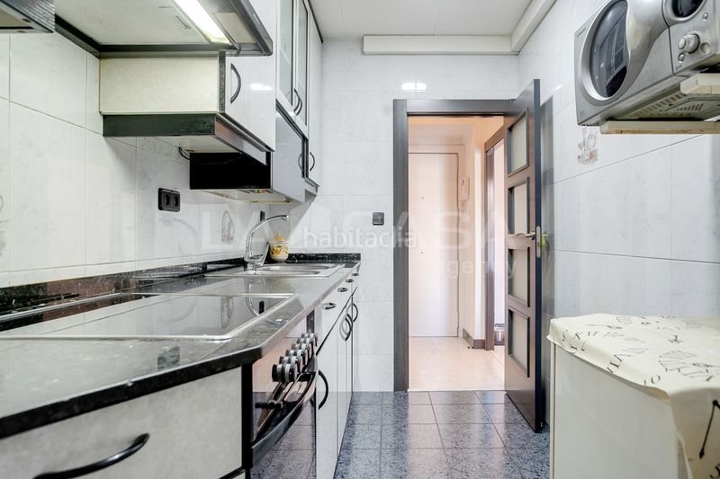 Foto ab6c82b1-1e6c-4b54-8bed-a122c0247c81. Pis a Provençals del Poblenou Barcelona