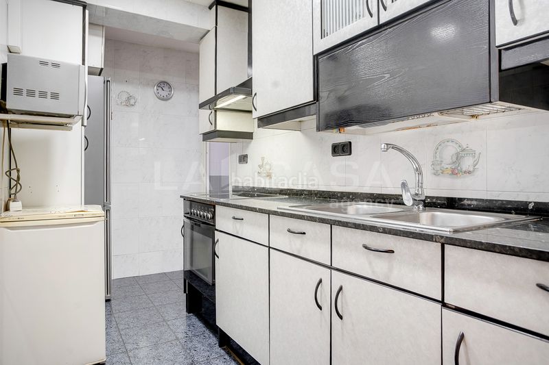 Foto b2551927-0ec7-4081-9968-14aefad66345. Pis a Provençals del Poblenou Barcelona