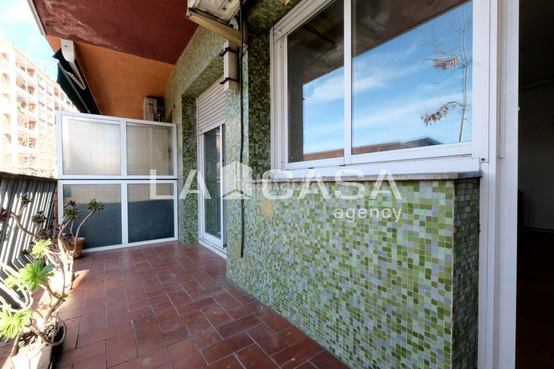 Foto 2b942fdf-f149-4193-86a9-f0804057505a. Pis a Vilapicina - Torre Llobeta Barcelona
