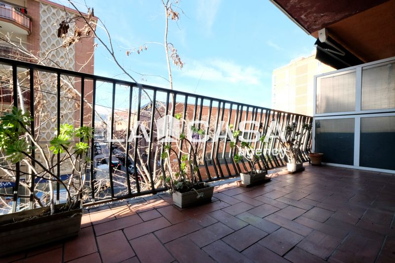 Foto 5d851560-7f80-41c7-9fb4-ddd57026707d. Pis a Vilapicina - Torre Llobeta Barcelona