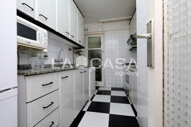 Foto de437f65-02db-46c1-8169-5f96ad8a35c5. Pis a Vilapicina - Torre Llobeta Barcelona