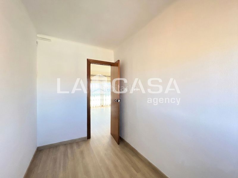 Foto 5043720c-0cd1-4ebd-8824-7773a41ed170. Pis a Llefià Badalona