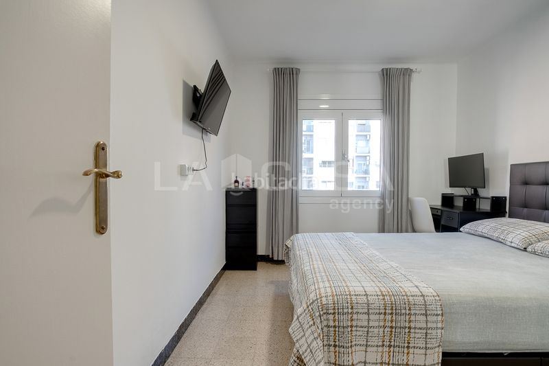 Foto b30698de-7aa4-4be0-bb8a-de180f888fe4. Pis a Sant Martí de Provençals Barcelona