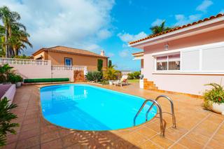Semi detached house in Sauzal (El)