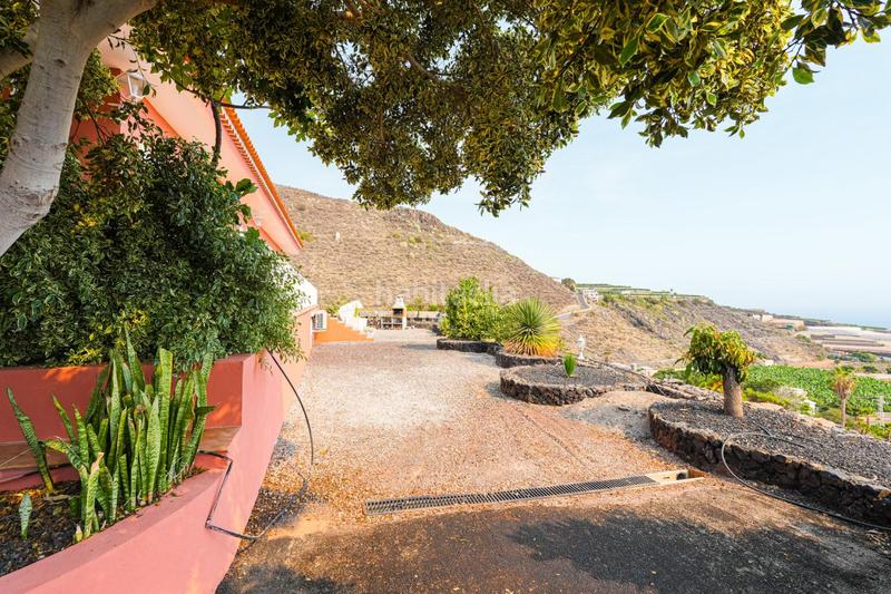 Foto b8f61900-d89e-4e2b-a8fc-d574652651fc. Chalet en Tamaimo - Arguayo Santiago del Teide