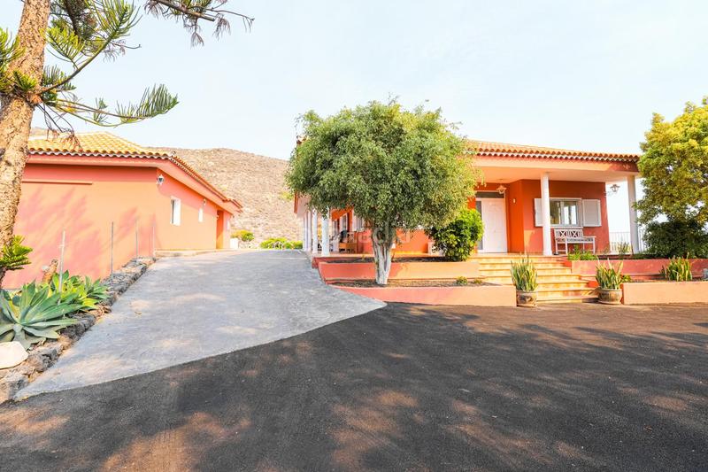 Foto 59d93ceb-8f43-410c-812d-85058c070e8e. Chalet con parcheggio in Tamaimo - Arguayo Santiago del Teide