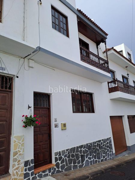 Foto 78942cbc-40eb-4d97-b549-5ac3c43842b1. Casa adossada a Garachico