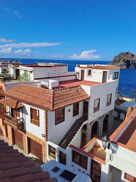 Foto b03ec946-cb4c-4802-9842-08fc8db90d87. Casa adossada a Garachico