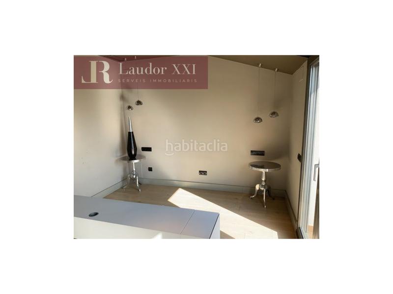 Foto 02dea43c-6660-48a1-8215-183fdadefc4c. Maison jumelée avec parking dans Creu Alta Sabadell