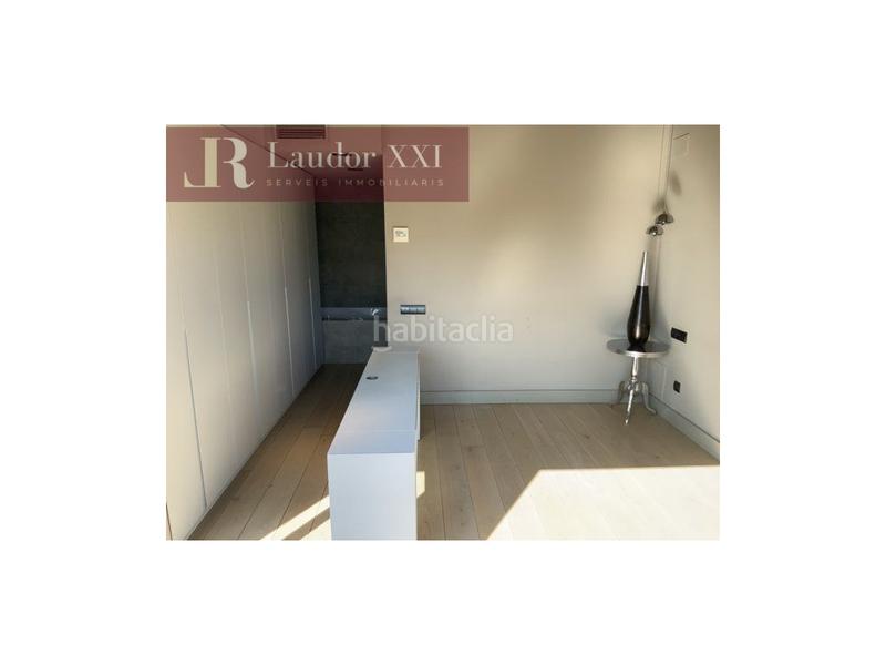 Foto 299b5343-5879-40a6-902e-a6c6f7f2fc5c. Maison jumelée avec parking dans Creu Alta Sabadell