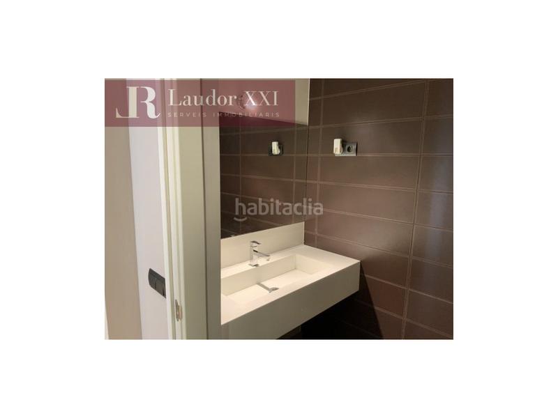 Foto 4079b817-6e12-4732-b30e-5cbb8fd9f9d0. Maison jumelée avec parking dans Creu Alta Sabadell