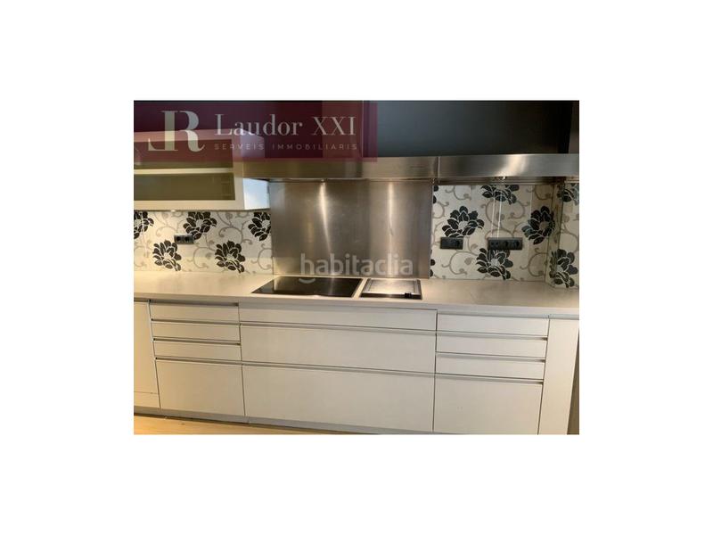 Foto 76efb544-6953-4da5-878a-432cff396209. Maison jumelée avec parking dans Creu Alta Sabadell