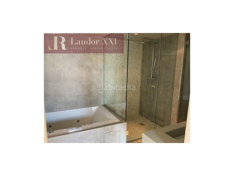 Foto 9525fdd1-e998-4e1c-9996-5ac35a205415. Maison jumelée avec parking dans Creu Alta Sabadell