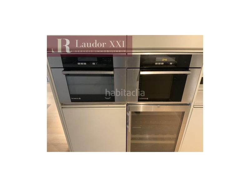 Foto ac261476-b884-42f6-a439-e9dc6ee54971. Maison jumelée avec parking dans Creu Alta Sabadell