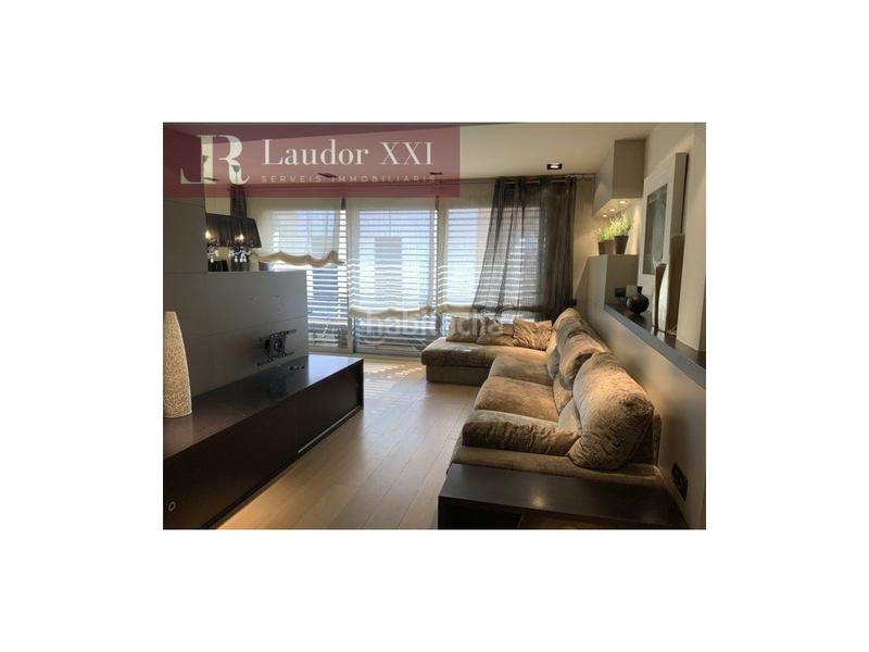 Foto eae19b7f-c797-42d1-9dd0-f41dc1909922. Maison jumelée avec parking dans Creu Alta Sabadell