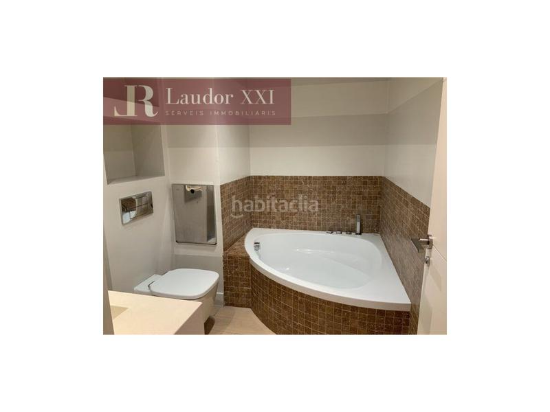 Foto efd24c2a-4067-4c5b-9ea9-1371def73db1. Maison jumelée avec parking dans Creu Alta Sabadell