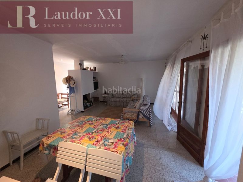 Foto 157c30a3-0419-4492-9af3-7baae14bbf34. Casa amb aparcament a Eixample Residencial Escala (L´)
