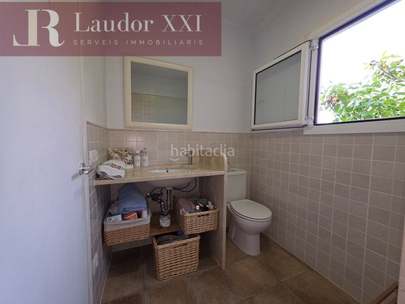 Foto 6fff3ae8-424d-4ae5-8ffc-fbef42cee7b6. Casa amb aparcament a Eixample Residencial Escala (L´)
