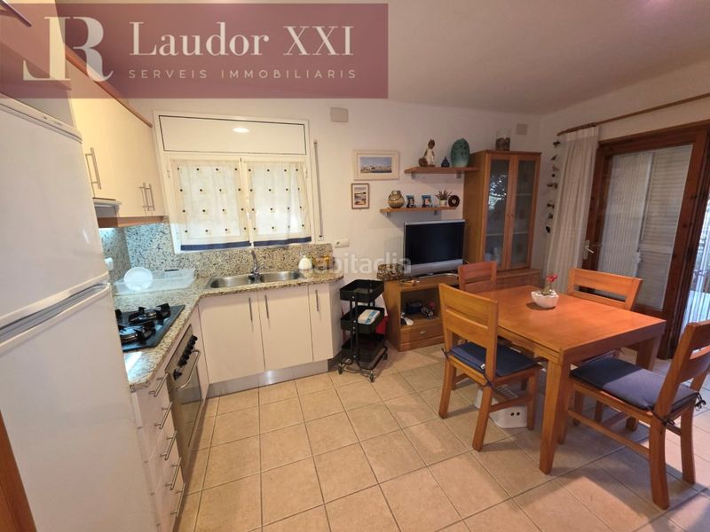 Foto 7b5dc061-1c21-4f28-948a-6f1142d3a509. Casa amb aparcament a Eixample Residencial Escala (L´)
