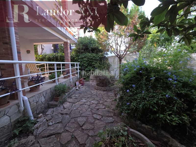 Foto 9bb09a54-bf46-4b94-bdad-bc56936f53b3. Casa amb aparcament a Eixample Residencial Escala (L´)