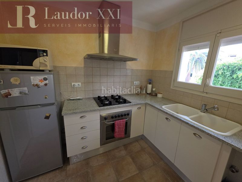 Foto ce2969a8-2241-4fe2-98a9-a696e7ca1c27. Casa amb aparcament a Eixample Residencial Escala (L´)