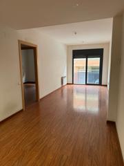 Apartamento  Gasòmetre. Amplio piso de 68 m en venta, 2 dormitorios, 1 baño y pequeño es