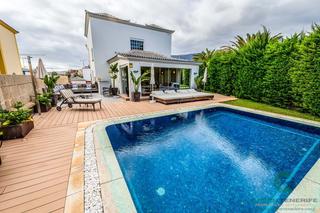 Maison  Calle berna. Villa reformada de lujo en fañabé, costa adeje. 4 dormitorios, 2