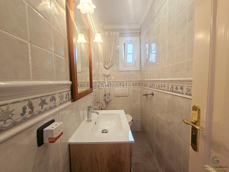 Foto 1200afcc-f3f0-4d20-b869-76c947e0d163. Casa a schiera con parcheggio piscina in Casco Urbano Adeje