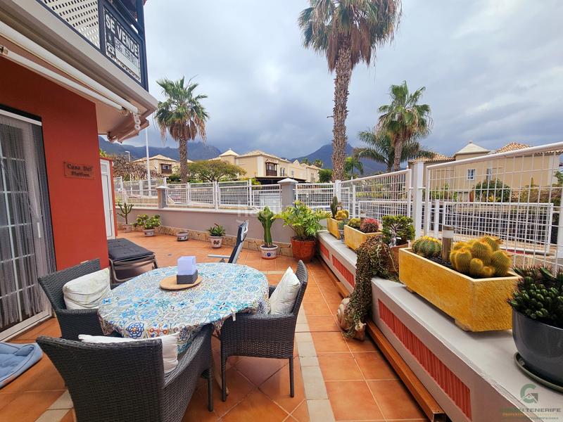 Foto 242bebe6-bcf1-4c59-9a93-3785e9a46422. Casa a schiera con parcheggio piscina in Casco Urbano Adeje