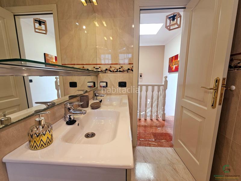 Foto bed1e43e-d903-4bca-815b-298b64bcf043. Casa a schiera con parcheggio piscina in Casco Urbano Adeje