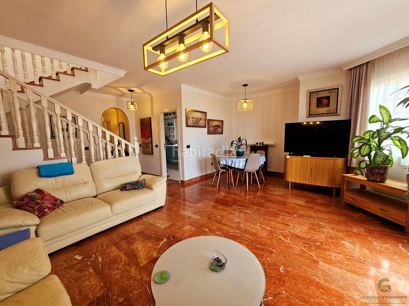 Foto c0bd6350-bafc-430d-ad99-4d2fac02749e. Casa a schiera con parcheggio piscina in Casco Urbano Adeje