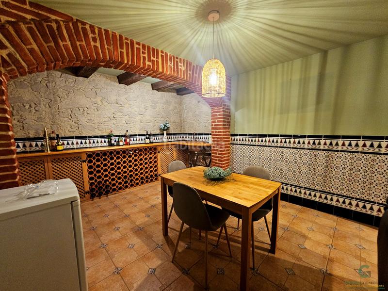 Foto e8b53f1f-fa2f-4982-9e04-f81a0e3d26b5. Casa a schiera con parcheggio piscina in Casco Urbano Adeje