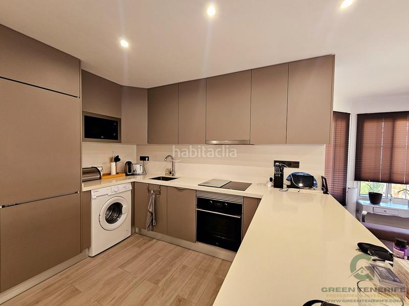 Foto 129cf9e5-c24b-4c71-a96f-a0a35c125be6. Casa adossada amb piscina a Playa de Fañabé Adeje