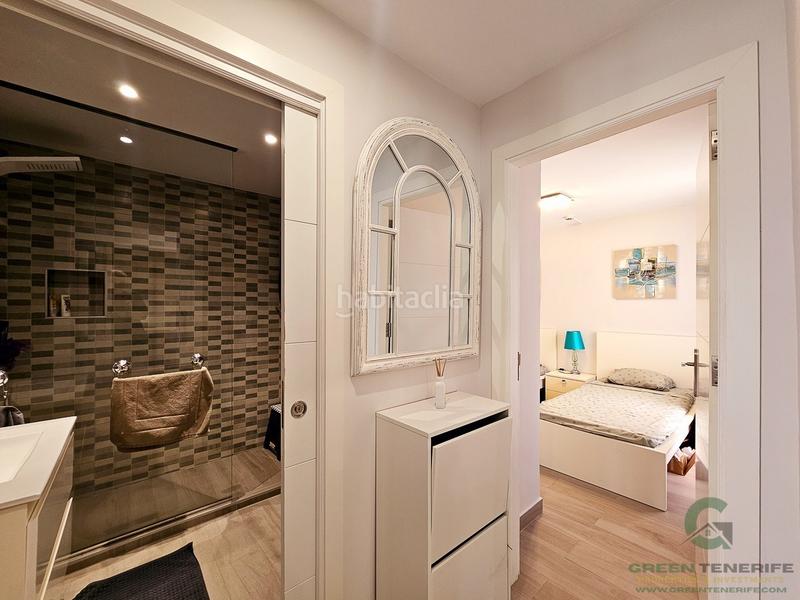 Foto 318760bd-3f5b-4302-b8e7-10c712e9c077. Casa adossada amb piscina a Playa de Fañabé Adeje