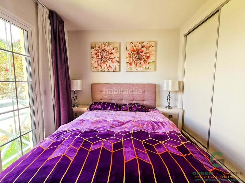 Foto 3bdd1392-d0c2-437b-b4b6-bb6b91e66bac. Casa adossada amb piscina a Playa de Fañabé Adeje