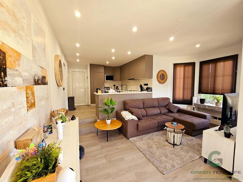 Foto 6add9abe-6924-4f49-9d5d-71f7b0730b90. Casa adossada amb piscina a Playa de Fañabé Adeje