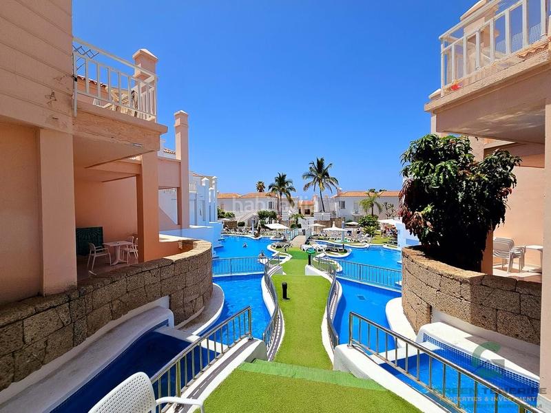 Foto 847c122e-3fae-471c-b727-d2e1e0aefb4a. Casa adossada amb piscina a Playa de Fañabé Adeje