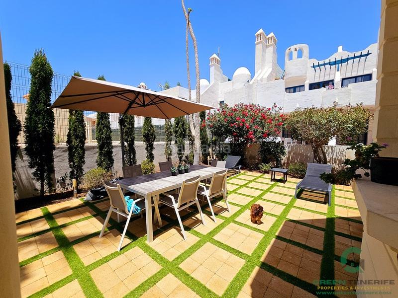 Foto d3918bdf-c60e-4d5f-b24a-b4f80eaff44a. Casa adossada amb piscina a Playa de Fañabé Adeje